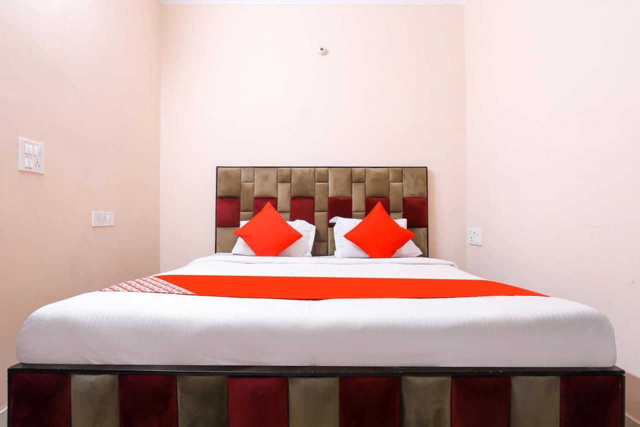 Oyo 77819 Shahdara Inn นิวเดลี ภายนอก รูปภาพ