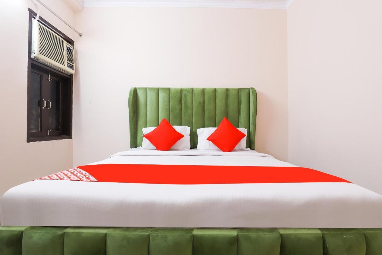 Oyo 77819 Shahdara Inn นิวเดลี ภายนอก รูปภาพ
