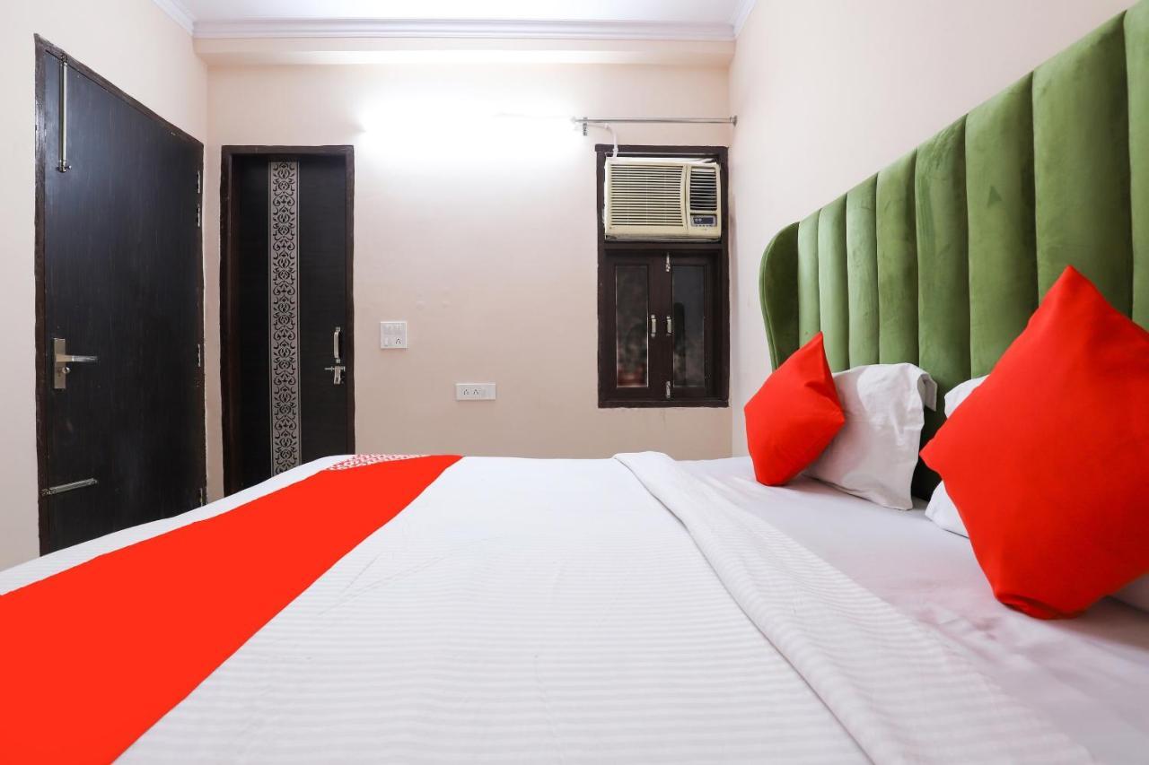 Oyo 77819 Shahdara Inn นิวเดลี ภายนอก รูปภาพ