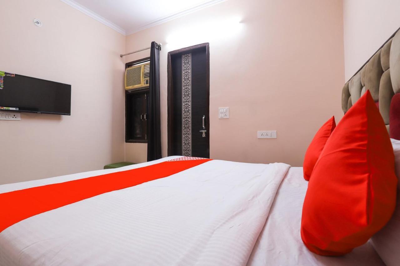 Oyo 77819 Shahdara Inn นิวเดลี ภายนอก รูปภาพ