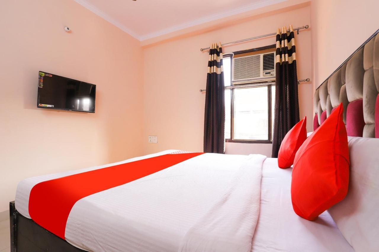 Oyo 77819 Shahdara Inn นิวเดลี ภายนอก รูปภาพ