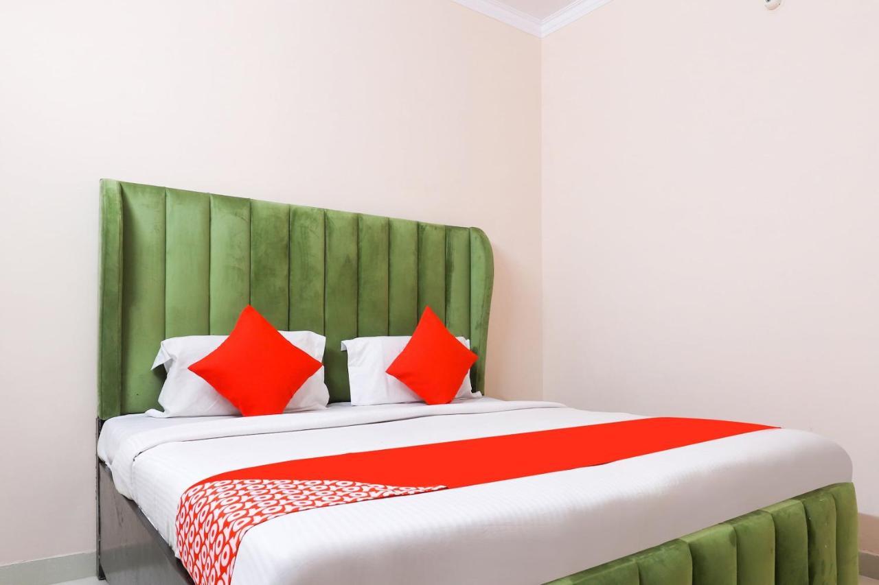 Oyo 77819 Shahdara Inn นิวเดลี ภายนอก รูปภาพ
